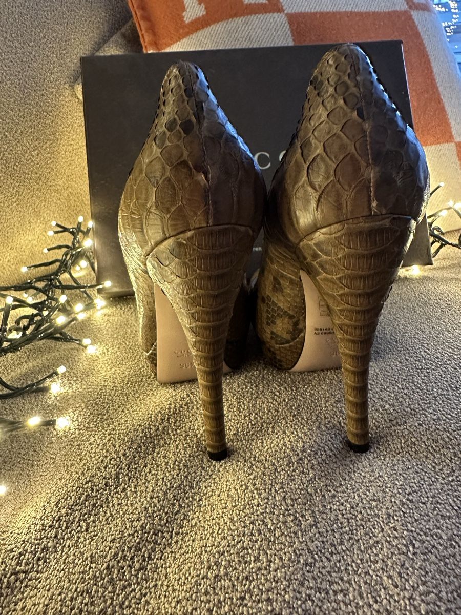 Gucci Damenschuhe: Gucci High Heels aus echtem Python-leder – Neu und originalverpackt aus Adlikon b.Regensdf von E.Prov 2