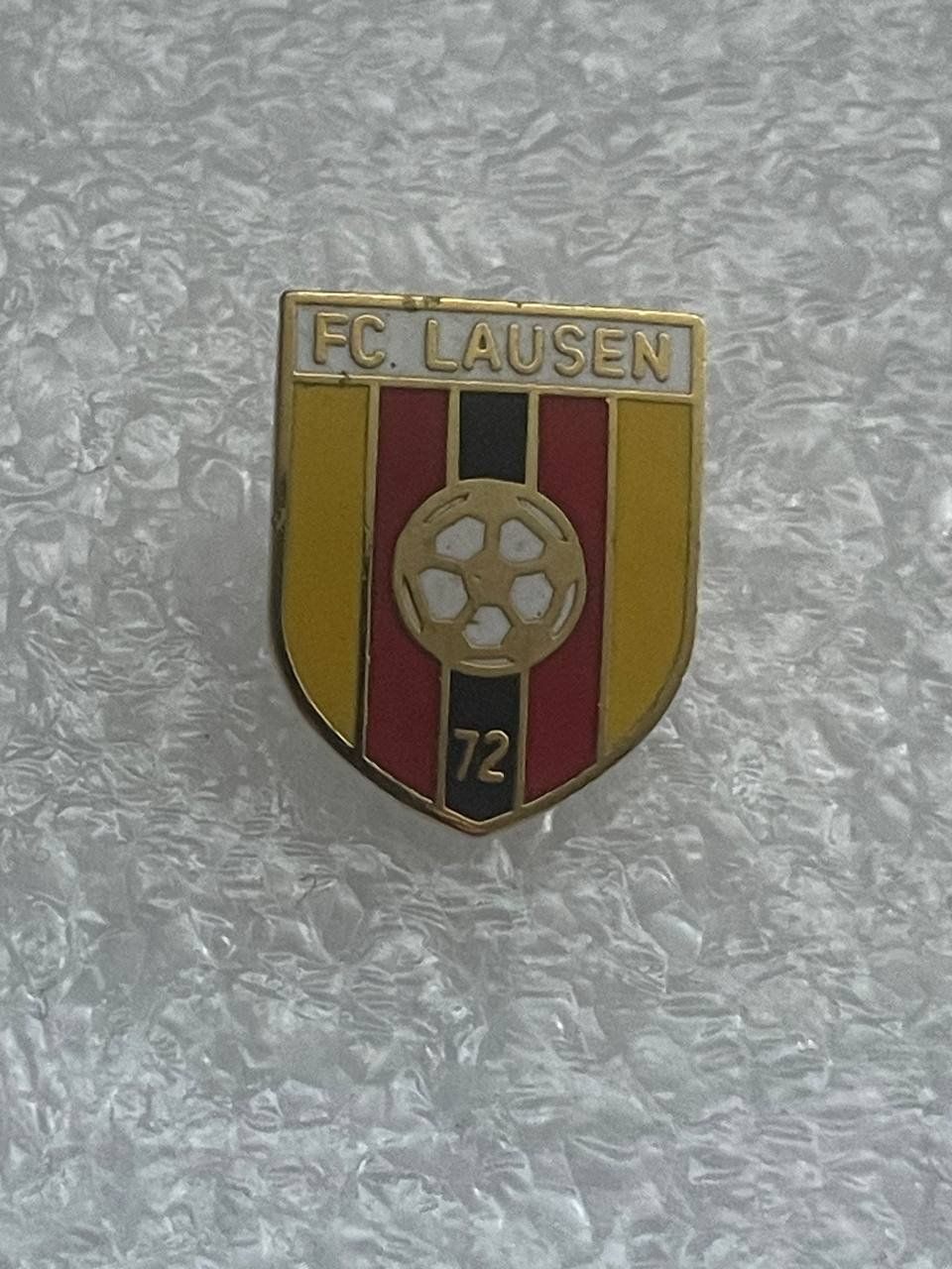 Placchette & Badge: 223. Pin - FC Lausen – Usato da Luzern venduto da Irek 1