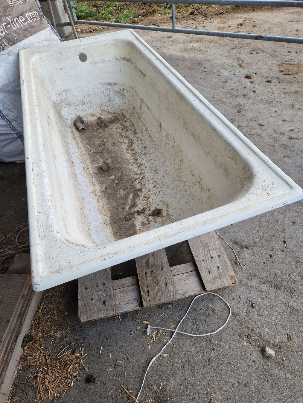 Badewannen: Badewanne – Gebraucht aus Schwarzenbach BE von Caterpillar966 2