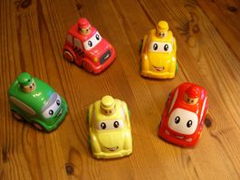 fünf farbige "Push-and-Go" Spielzeugautos für Kleinkinder