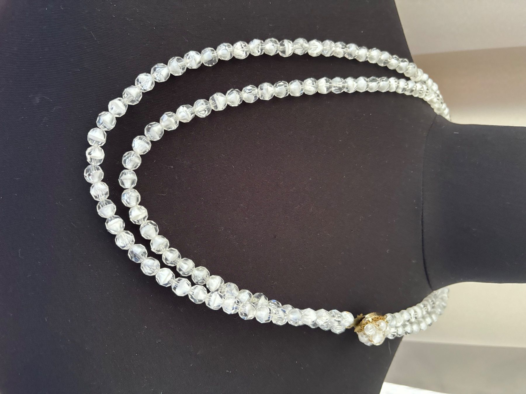 Catenine: Collier deux rangs perles de verre facettées fermoir doré – Usato da Peseux venduto da CharmeCommerce 7