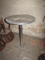 Table haute bistro en aluminium, idéale pour l'été!