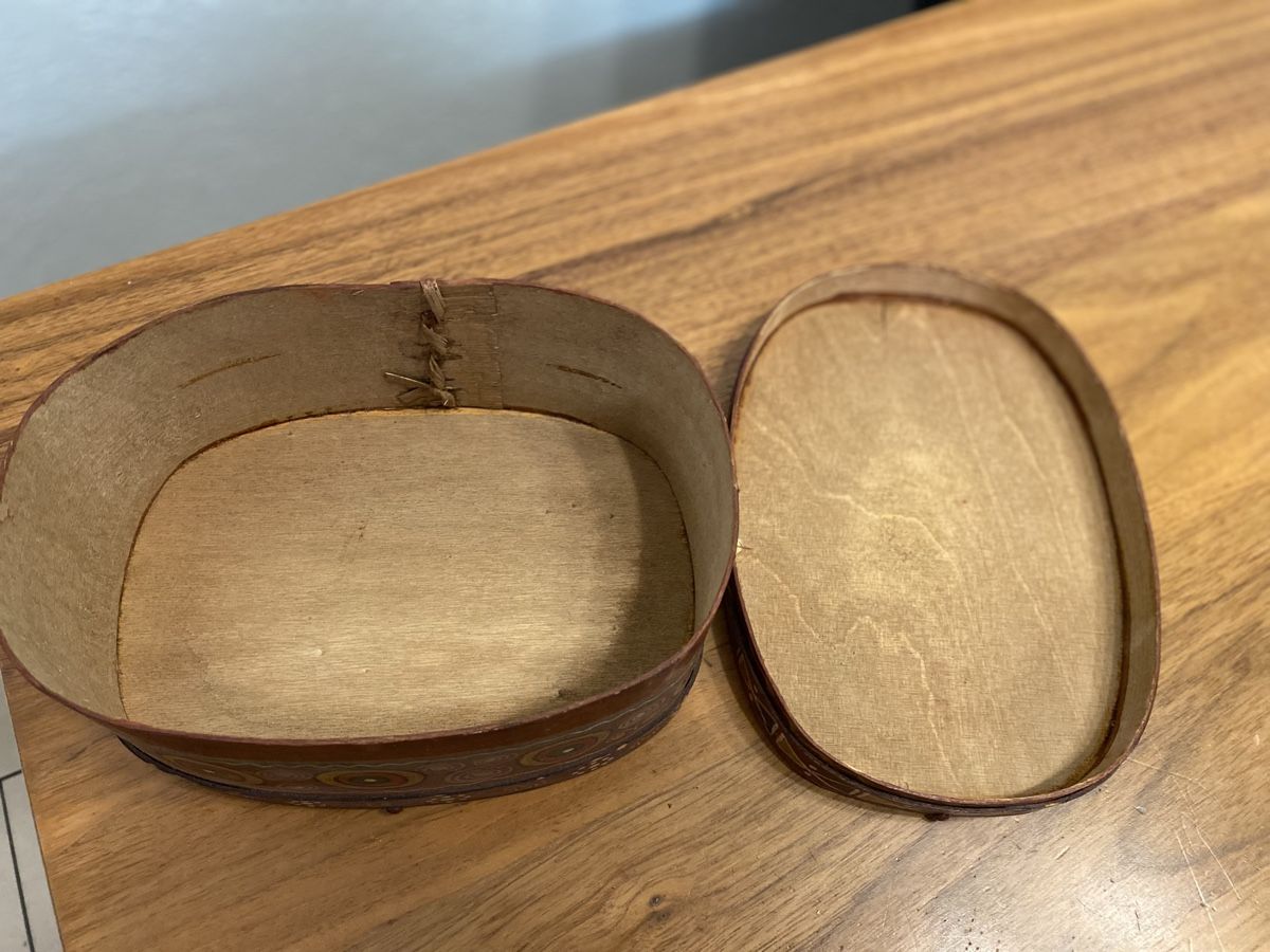 Tutte le decorazioni: Holzdose – Usato da St.Gallen venduto da Design04 1