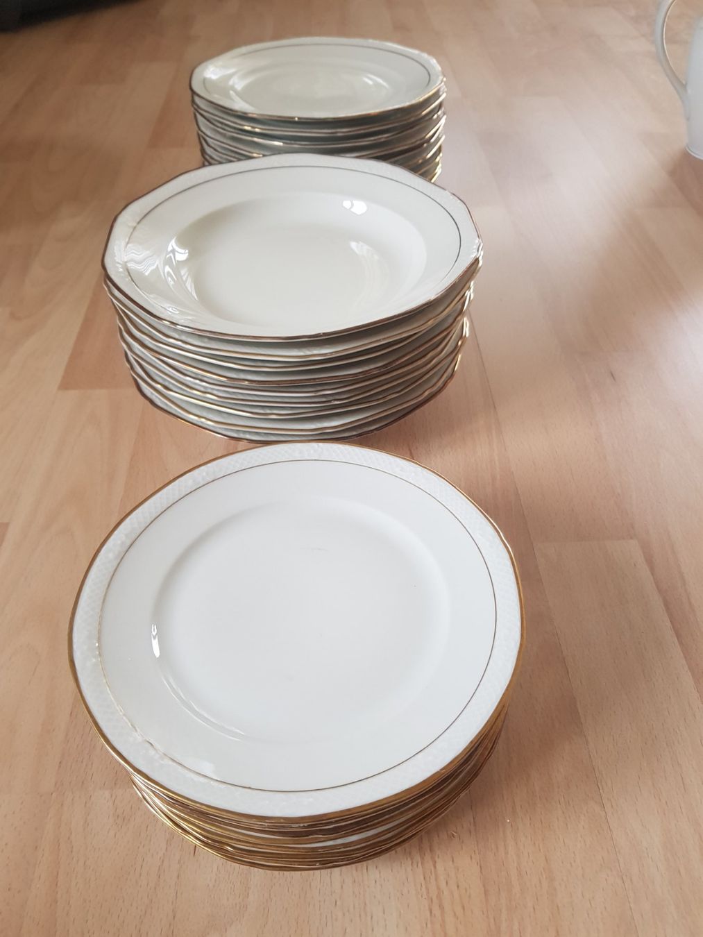 Set di piatti: Geschirrset – Usato da Matzingen venduto da heineken04 4