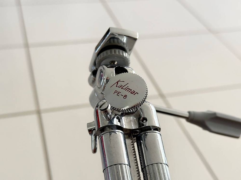 Treppiedi & Teste: Dreibeinstativ, nostalgisch, sehr alt – Usato da Rupperswil venduto da Pingele 2