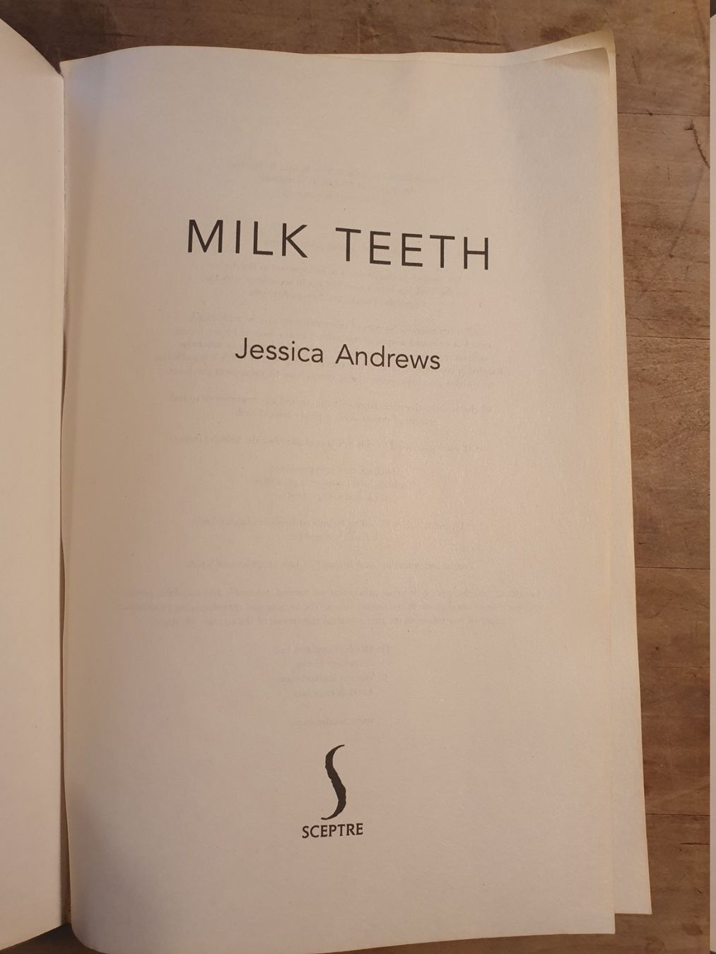 Libri: Milkteeth Jessica Andrews Sceptre – Usato da Zürich venduto da loosebone 1