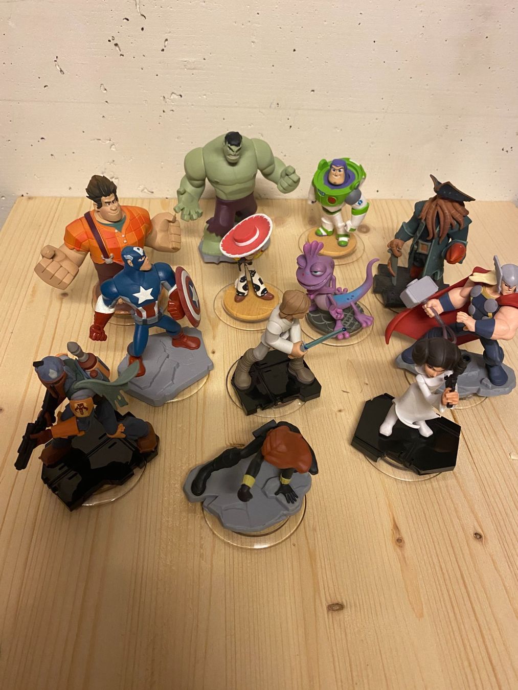 Disney Giochi: Disney Infinity Figuren Set, Top Zustand, 12 St. – Usato da St.Gallen venduto da Lorcanolium 1