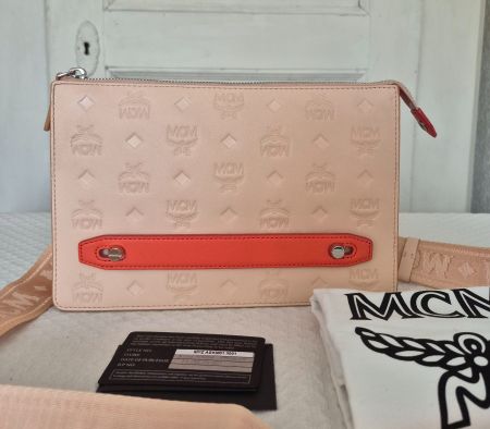 MCM Crossbody Bag aus Leder, mit Prägung