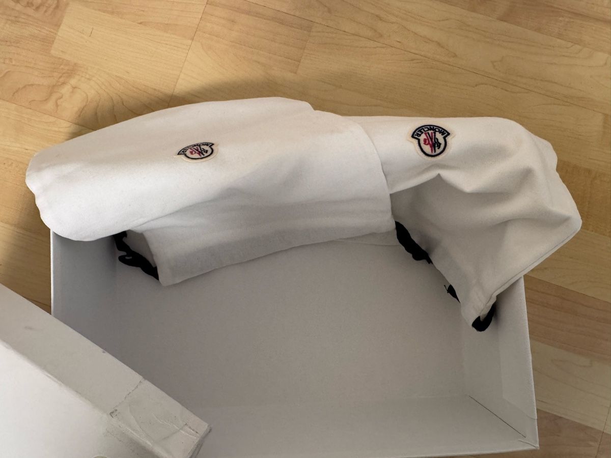Moncler Borse: Moncler Weiss mit Karton guter Zustand – Usato da Tenniken venduto da chr_s9rk 1