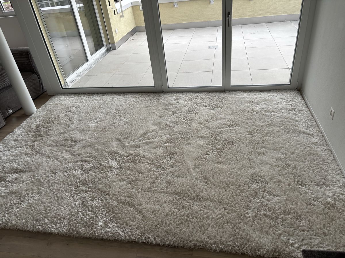 Tappeti: Hochflor Teppich 240x360cm Weiss  – Usato da Lömmenschwil venduto da tmr_xx