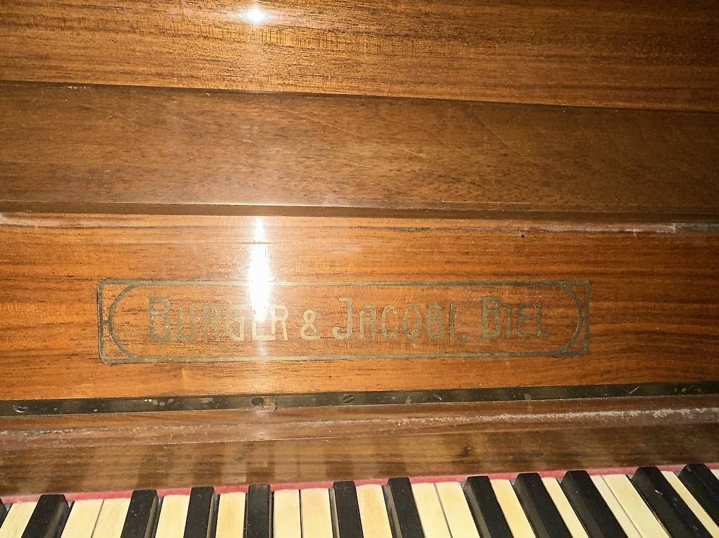 Strumenti musicali: Klavier  – Usato da Oberhallau venduto da biberwil 1