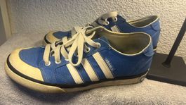 Sneaker Adidas in blau und Grösse 42