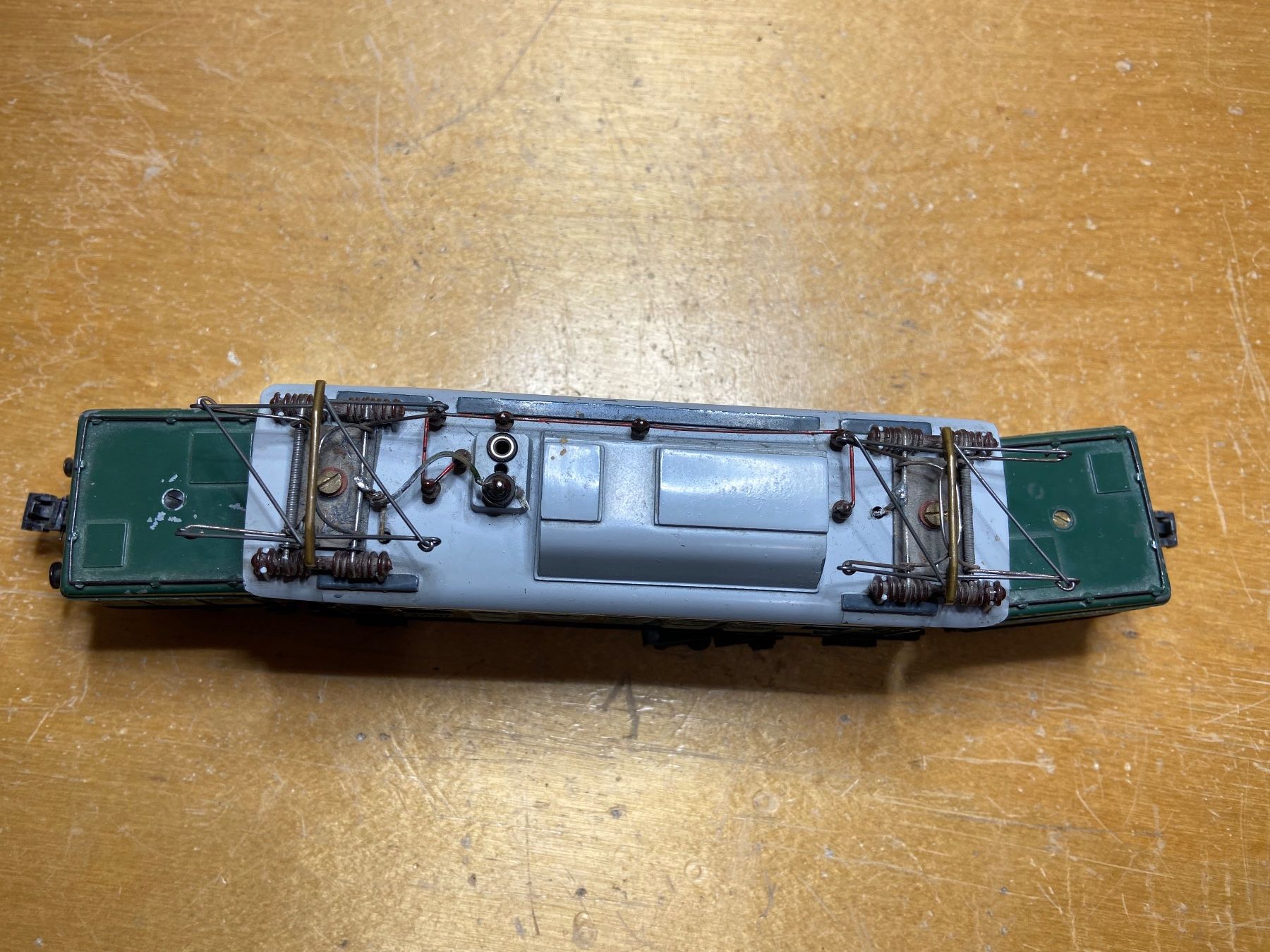 Trix Modelleisenbahnen: Trix Express E94 Deutsches Krokodil 2241 – Gebraucht aus Basel von Relaphe 2
