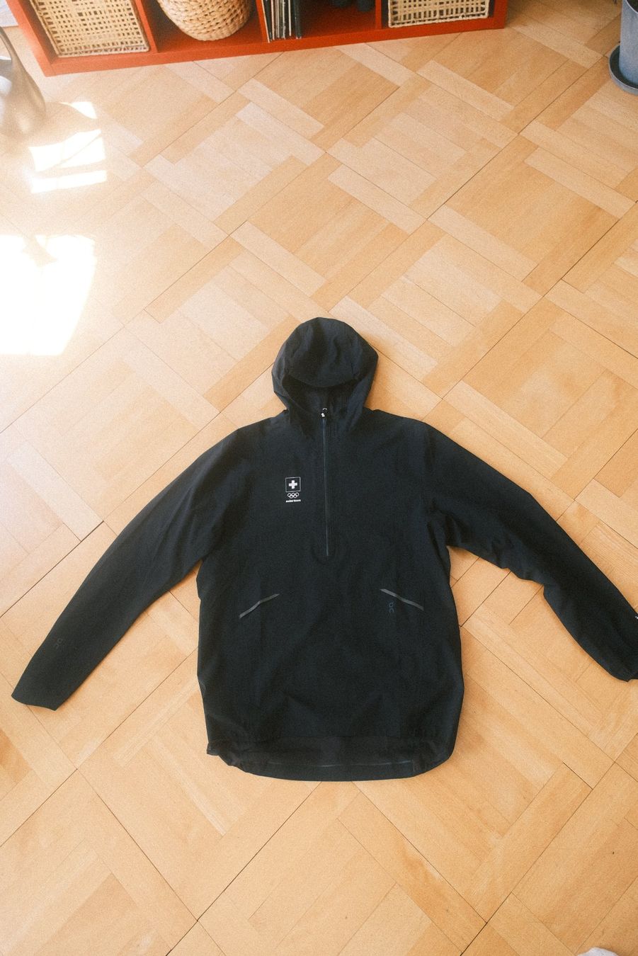 Jacken: ON Waterproof Anorak Olympia Edition – Gebraucht aus Bern von BACA_92
