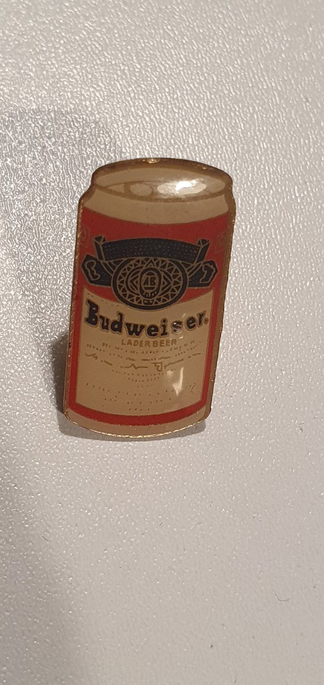 Placchette & Badge: Pin's Bière Budweiser – Usato da St-Barthélemy VD venduto da titeuf5