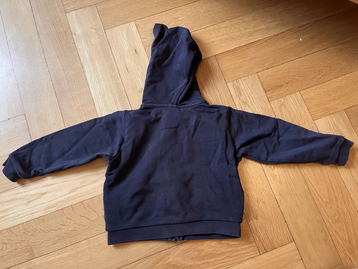 Petit Bateau Pullover & Sweatshirts: Pull à capuche Petit Bateau  – Gebraucht aus Lausanne von eme_5z9v 1