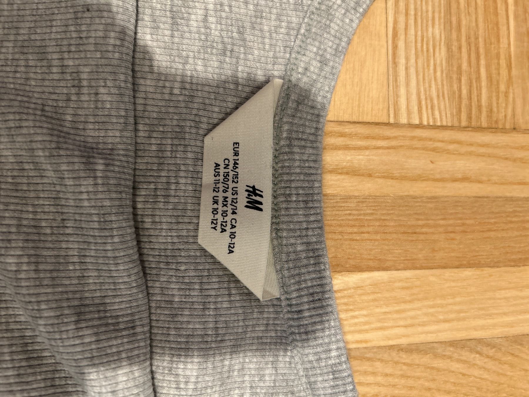 H&M Kleiderpakete & -sets: 2er Set H&M Top Gr. 146/152 Mädchen Sommer Essential – Gebraucht aus Zollikerberg von simonethomasenola 1