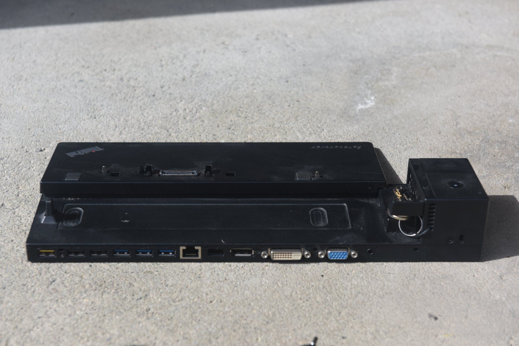 Lenovo Dockingstation: Docking Station Lenovo avec chageur |mit Ladegerät – Gebraucht aus Fribourg von Ratelbus 2