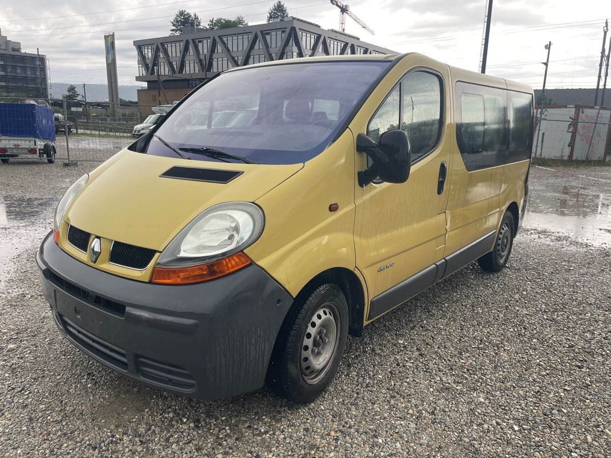 Renault Automobili: Renault Trafic dCi 100  9 sitzer – Usato da Basel venduto da Rikardo_1979
