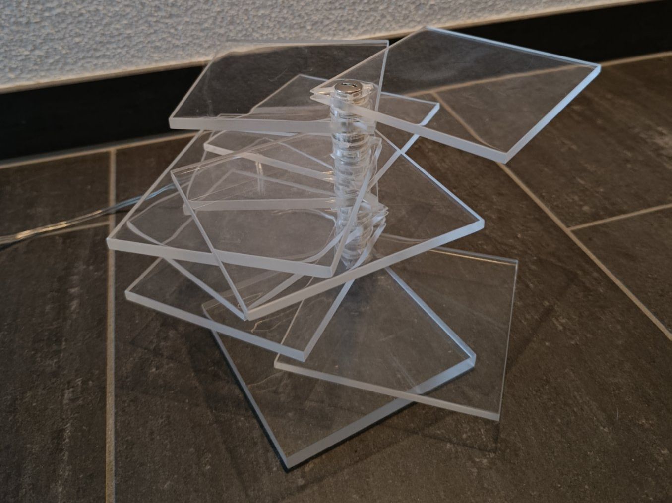 Ikea Lampade: Ikea TYBBLE Plexiglas Tischlampe 2003 – Usato da Wil SG venduto da Donaldus 5