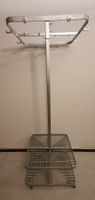 Freistehende Metall-Garderobe in Vintage-Stil (rollbar)