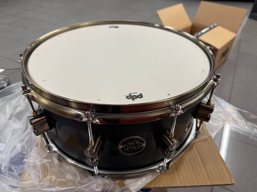 Strumenti musicali: DW PDP 20th Anniversary Snare – Usato da Oftringen venduto da fah_6chf