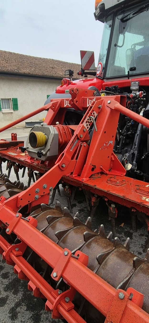 Lely Tutte le macchine: herse lely 4m – Usato da Bofflens venduto da misstigrise_98 3