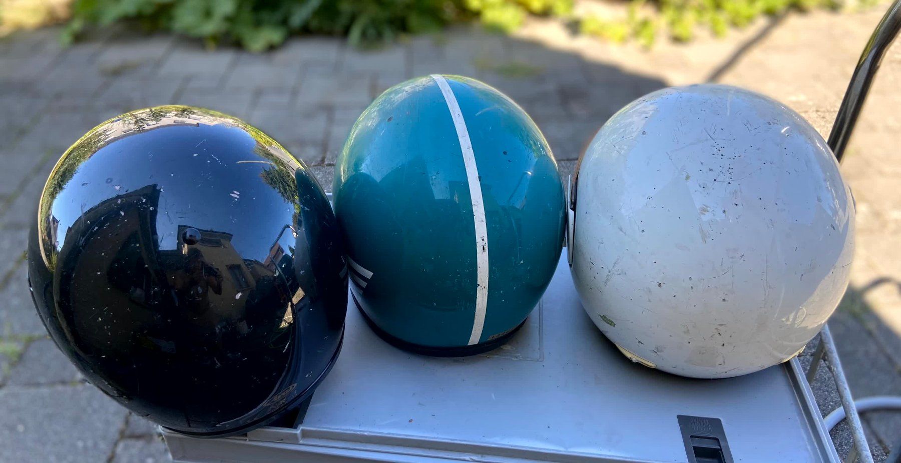 Helme & Visiere: Drei alte Motorrad Helme – Gebraucht aus Reinach AG von e5734h 2