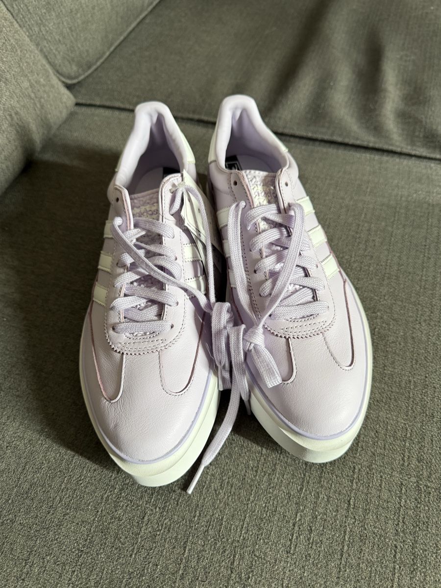 Adidas Herrenschuhe: Adidas Sleek Super Viola – Neu (gemäss Beschreibung) aus Chiasso von pri_yp8y
