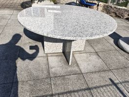 Granit Tisch