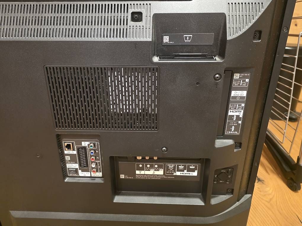 Wandhalterungen: Sony 75" TV inkl. Standfuss – Gebraucht aus Selzach von Grievas 3