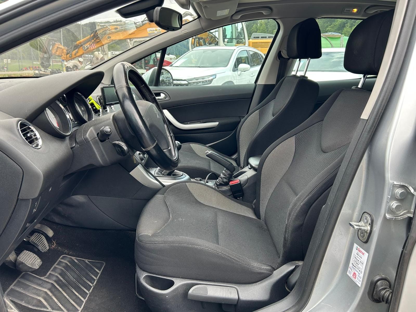 Peugeot Automobili: Peugeot 308 1.6i - Eintauschfahrzeug – Usato da Bäretswil venduto da Oberland-Automobile 8