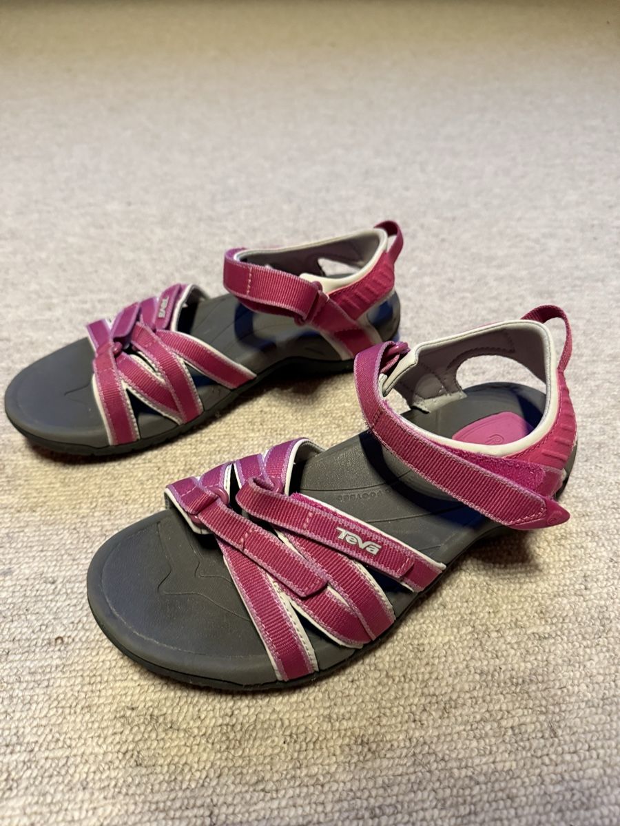 Teva Scarpe da donna: Teva Sandalen pink Grösse 38  – Nuovo (secondo la descrizione) da Davos Glaris venduto da noa_59j8