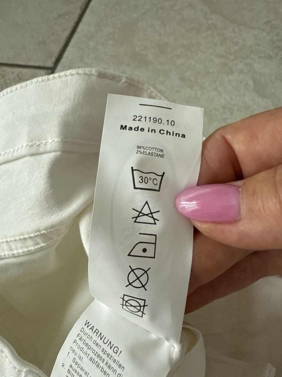 Pantaloni: Neue Schort Gr.M, Stretch – Nuovo e nell'imballaggio originale da Waltenschwil venduto da lina-04 2