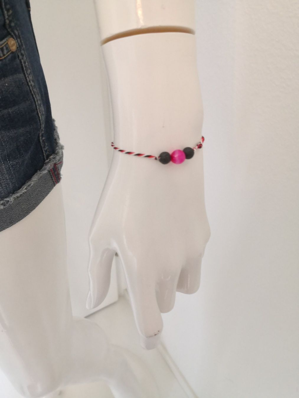 Armbänder & -reifen: 🤩2 STK: DREIFARBIGE GLÜCKS-ARMBÄNDER JAVA-STEIN & PERLEN – Gebraucht aus Olten von Naja-Twins-Twins