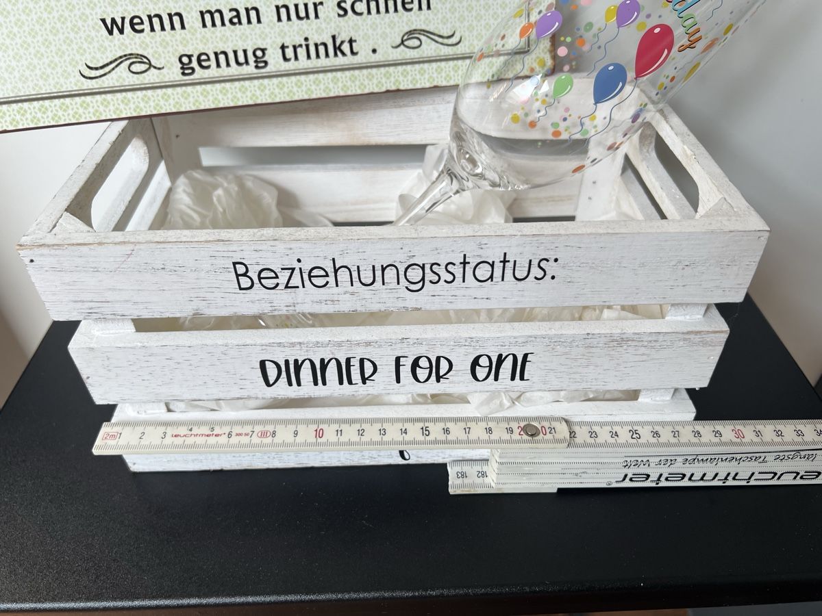 Tutte le decorazioni: Kiste "Dinner for One" Geschenk Idee – Usato da Widnau venduto da mir_785n 2