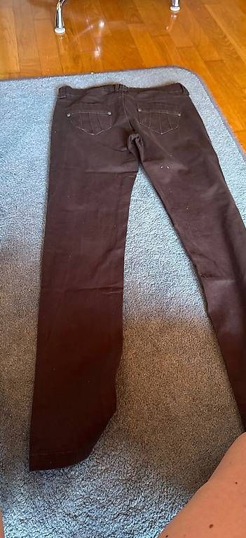 Hosen: Hose dunkelbraun famous 36 – Gebraucht aus Grindelwald von hintkar 1