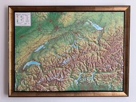 Schweiz 3D Reliefkarte Gross (770 x 570mm) Holzrahmen gold