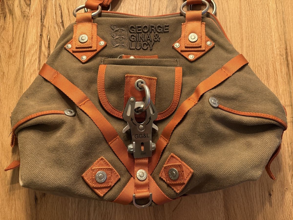 George Gina & Lucy Taschen für Damen: George Gina & Lucy Handtasche Modell "FUNITY" – Gebraucht aus Dottikon von dcwidmer 1