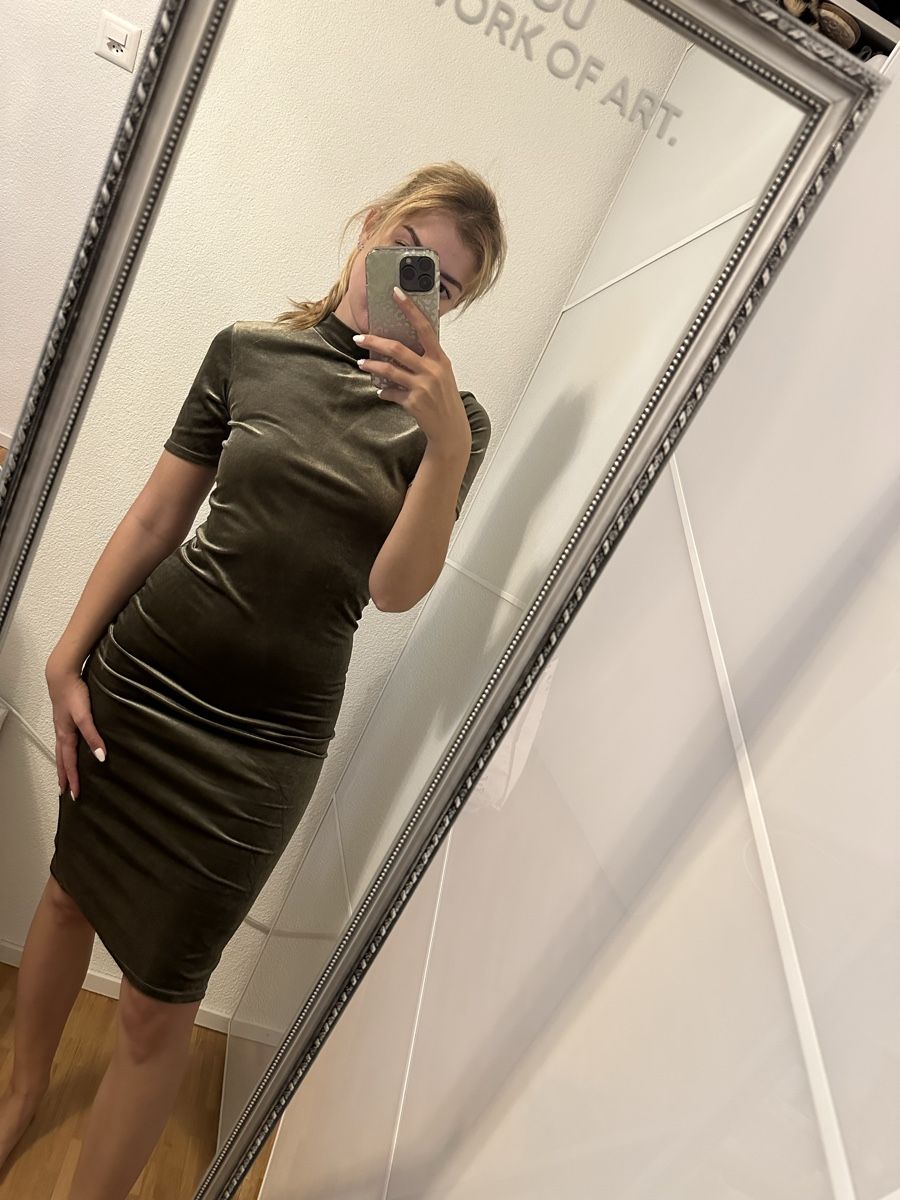 Zara Kleider: Zara Samtkleid, Grösse M, Olivgrün – Gebraucht aus Glattbrugg von reni_dbr