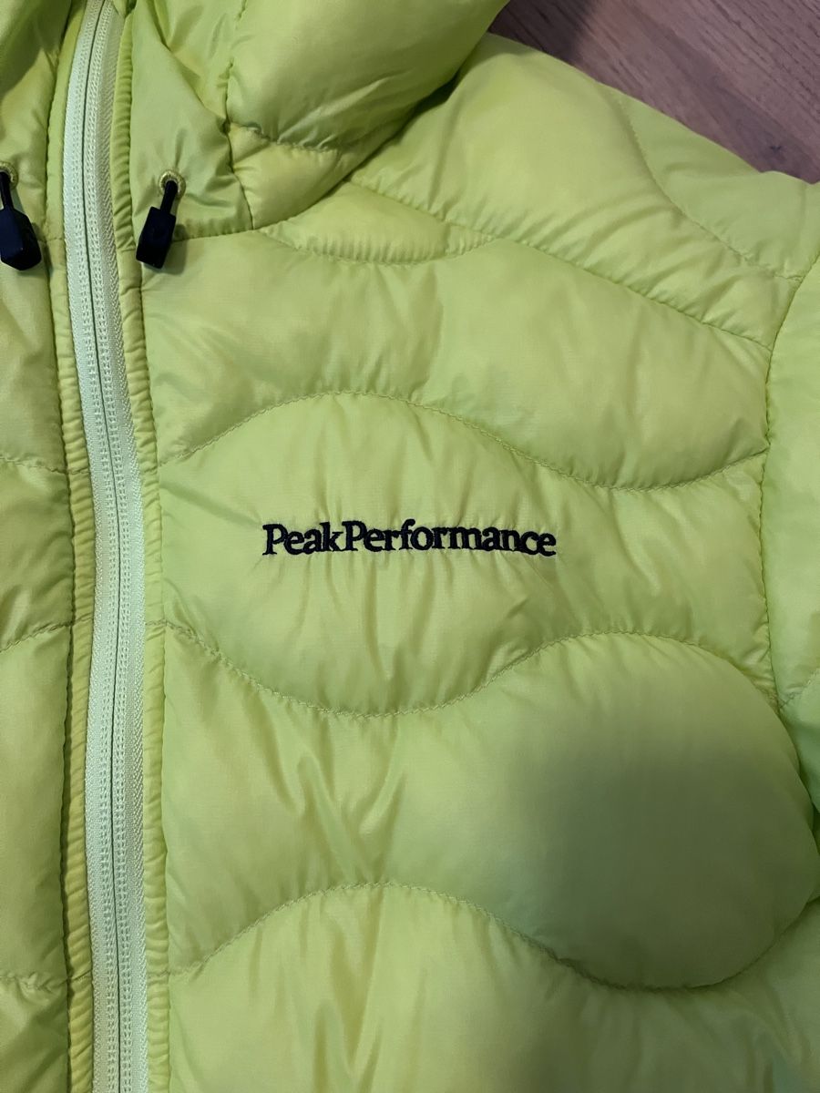 Peak Performance Jacken: Peak Performance Daunenjacke mit Kapuze Grösse S – Gebraucht aus Sins von stoneborn05 1