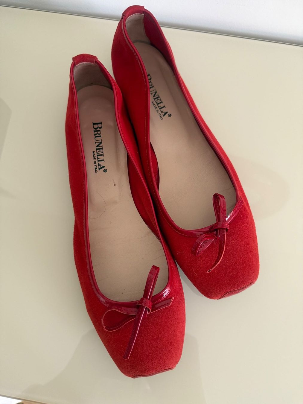Scarpe da donna: BALLERINAS ROT LEDER GR.40 – Usato da Steg im Tösstal venduto da goldlionfree 1