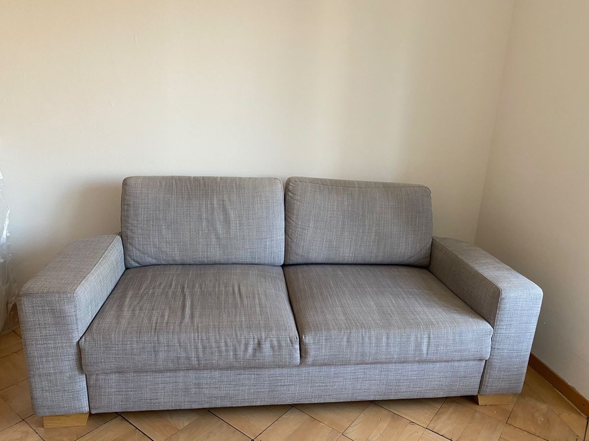 Divani: Grey 2 Seater Sofa - Used  – Usato da Zürich venduto da yis_h2ms