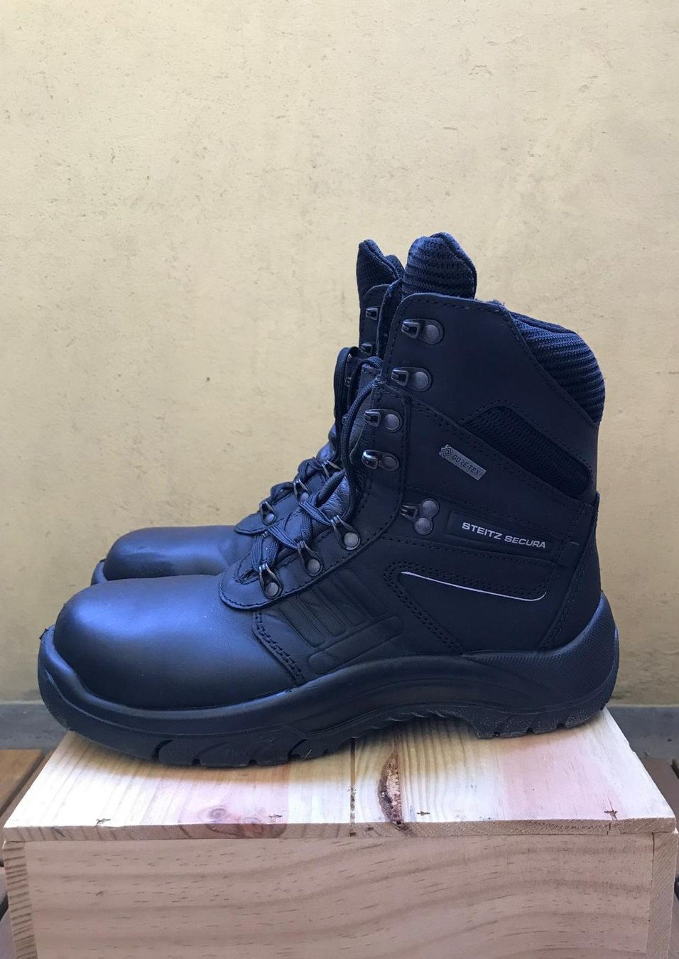 Scarpe da uomo: Stahlkappenstiefel – Usato da Basel venduto da dav_2jmd 3