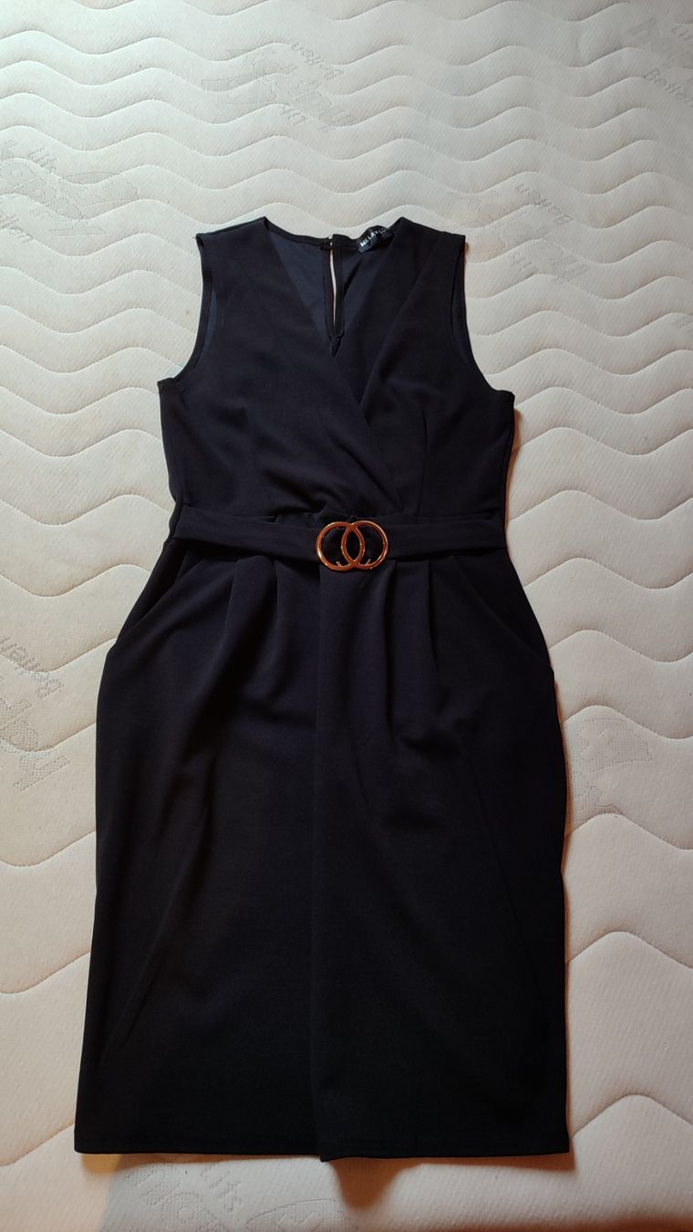 Esprit Vestiti: elegante Kleider, Gr. M, NEU, 7 Stk. – Nuovo e nell'imballaggio originale da Brüttisellen venduto da nic_xm7s 7