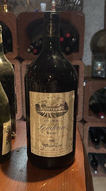 Vino: Vin château Loudenne 1982 3 litres  – Usato da Cugy VD venduto da lebondeal 3