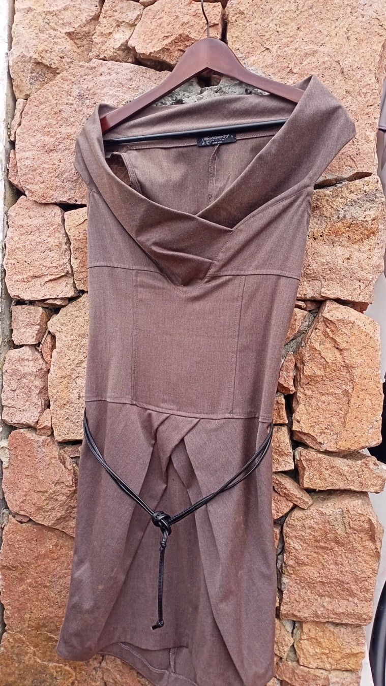 Vestiti: Elegante abito marrone senza maniche – Nuovo (secondo la descrizione) da Brusino Arsizio venduto da Demidova