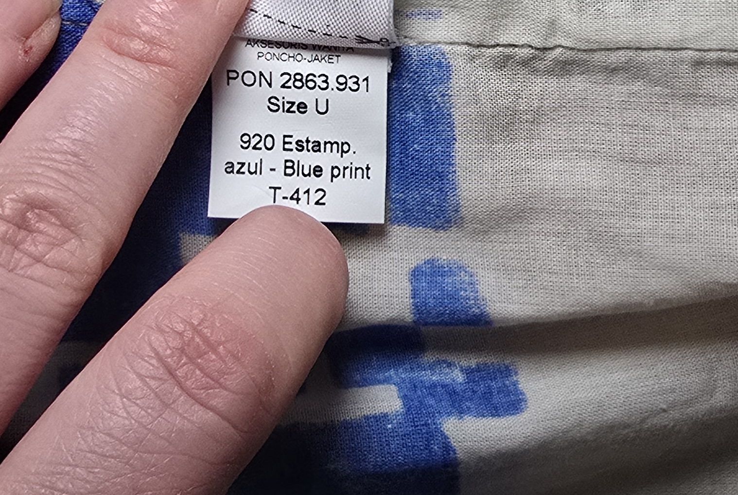 Sonstige Damenmode: Schickes Damen Ponchomit blauem Print, Einheitsgröße – Neu und originalverpackt aus Tecknau von Leni_SecondLove 4