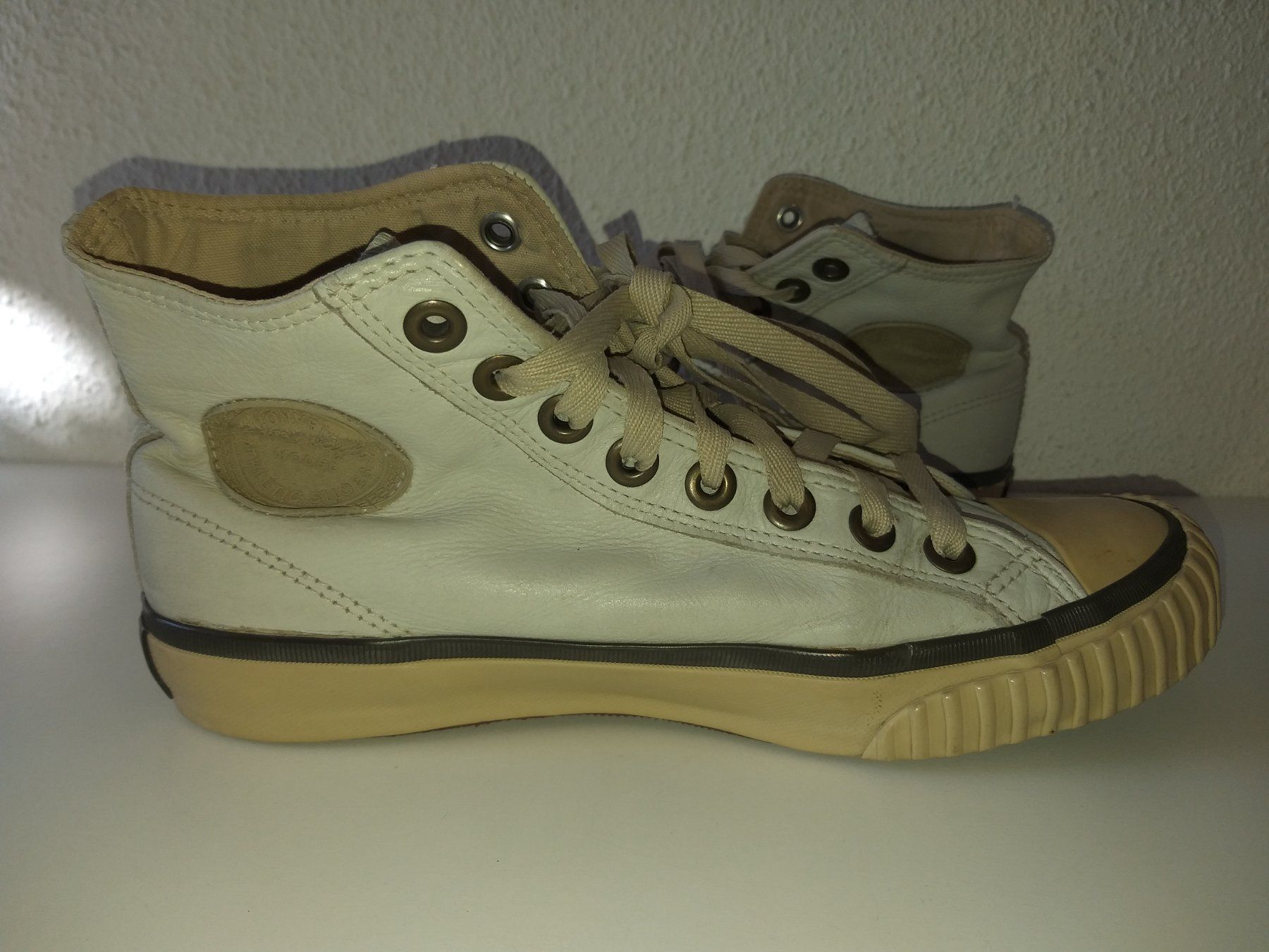 Converse Scarpe da donna: CONVERSE  Chaussures / Schuhe  Pointure / Nummer 37 – Usato da Cossonay-ville venduto da Super-Price-Quality 3