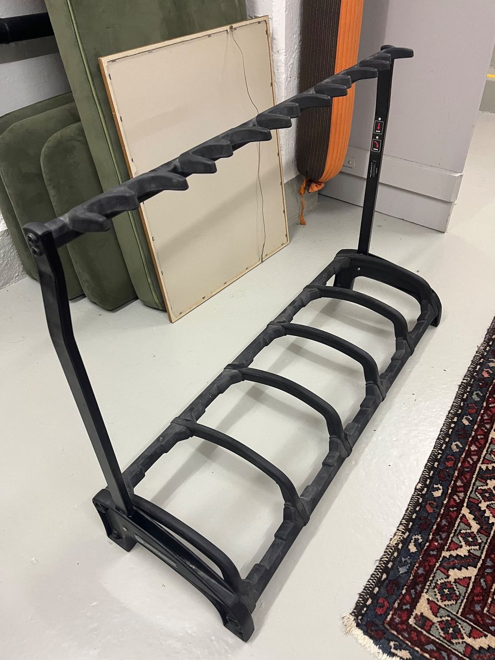 König & Meyer Supporti per strumenti musicali & leggii: K&M Guardian 5 (schwarz) – Usato da Winterthur venduto da yelling_at_cloud
